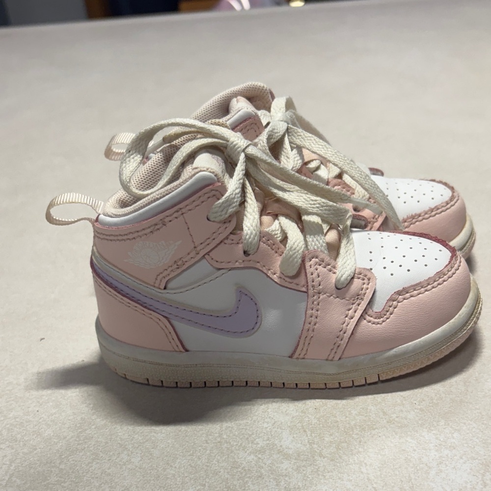 Nike Kids Light Pink and White Sneakers - Picture 3 of 7